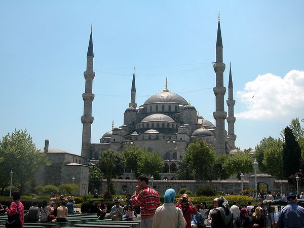 Turkey between East and West (eng.)